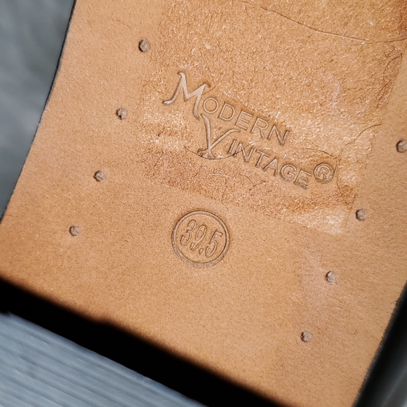 Modern Vintage Size 39.5 Black Leather ⚫Boots - Picture 8 of 9